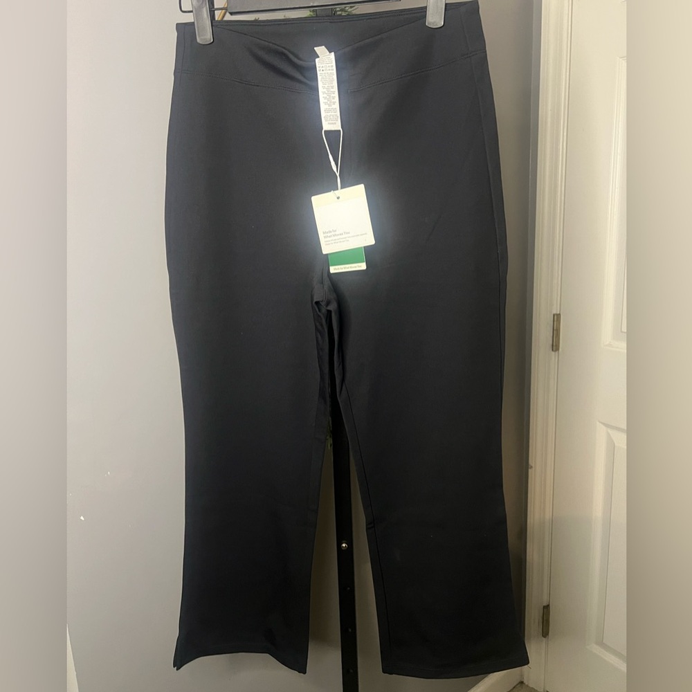 HALARA black cropped pants NWT